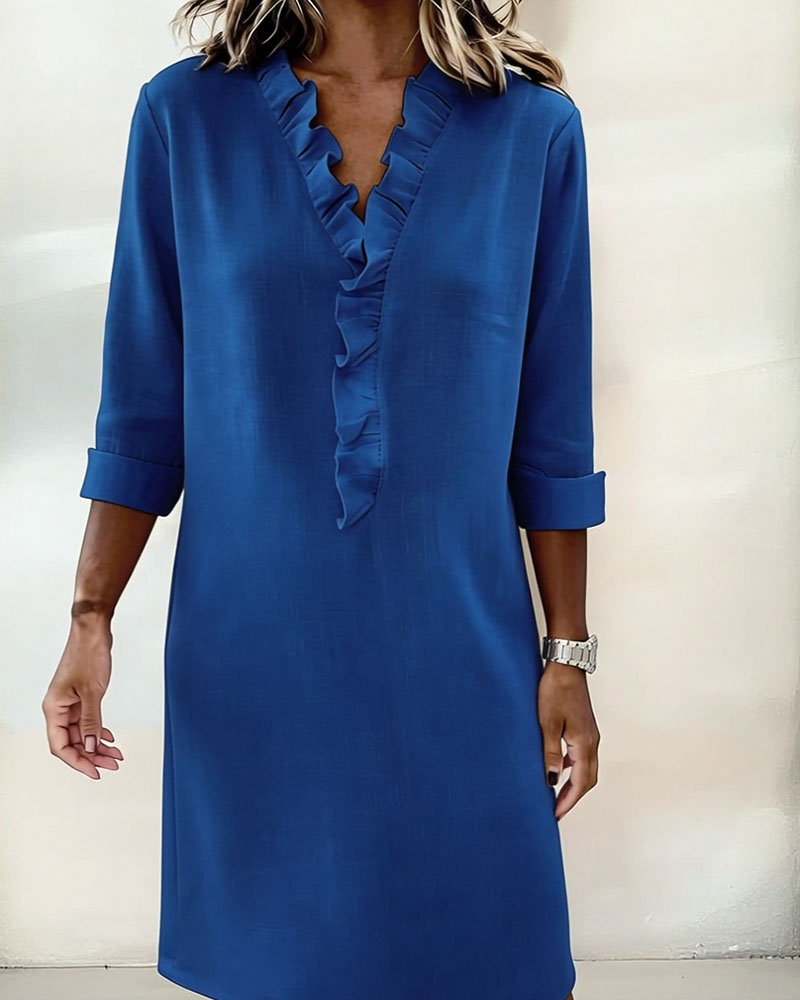 Sommerkleid mit V-Ausschnitt, Rüschen und Leinen-Baumwolle