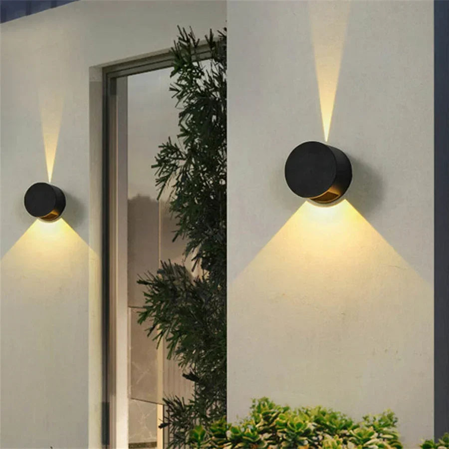 StreetShine – Wetterfester und verstellbarer LED-Außenstrahler für leise und farbenfrohe Gartebeleuchtung
