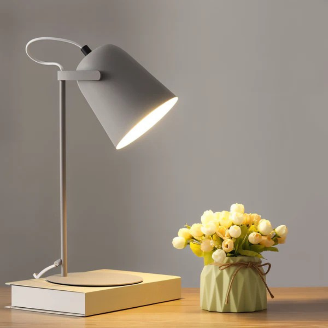 Erion - Stilvolle moderne LED-Tafellampe für einen eleganten Heimbüroauftritt