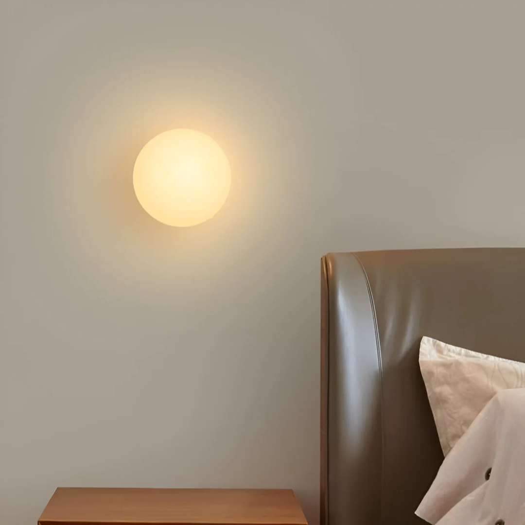 Pietas - Elegante und moderne Glas-Wandleuchte für stilvolle Beleuchtung