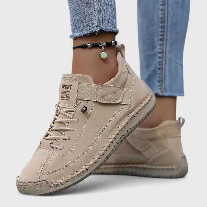 Orthopädische Sneaker aus leichtem Material für ganztägigen Komfort und Halt