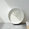 Elegante orologio da parete scandinavo con design minimalista