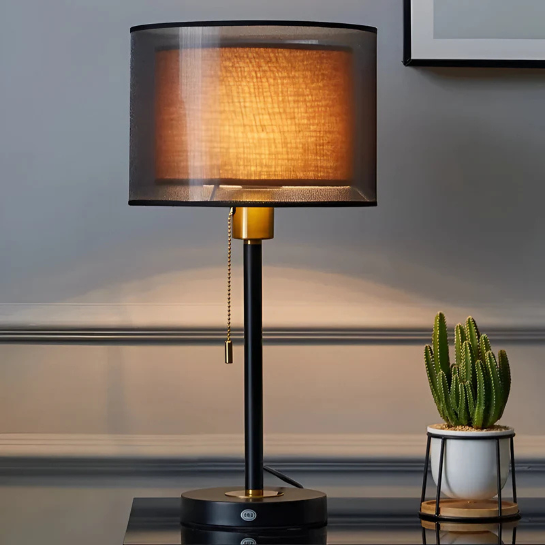Lumis - Elegante Tischlampe mit luxuriöser doppelter Stoffschirm für eine warme Atmosphäre
