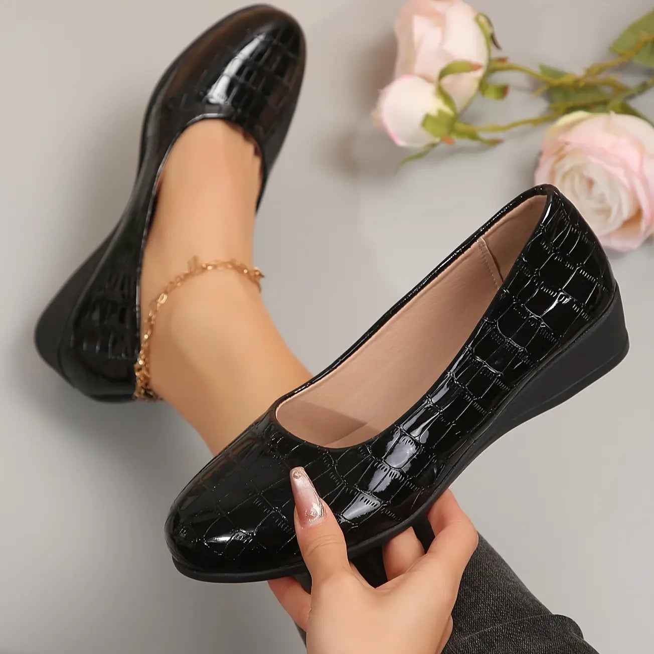 Orthopedic Leather Shoes for Women – Lightweight, Non-Slip & Breathable