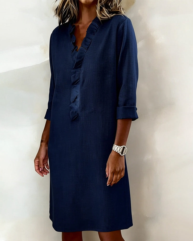 Sommerkleid mit V-Ausschnitt, Rüschen und Leinen-Baumwolle