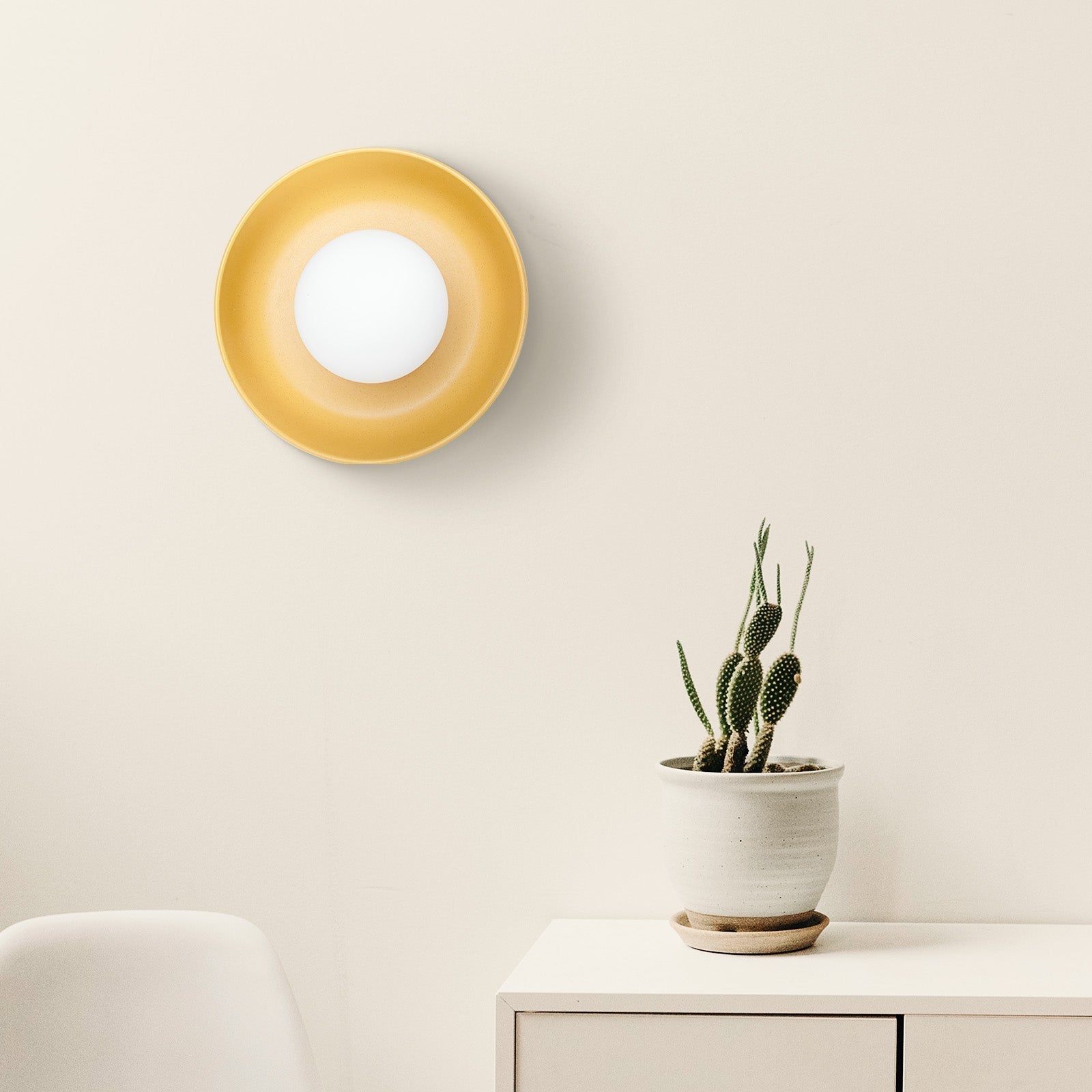 CeramiLux – Elegante runde Wandlampe aus glasierter Keramik für einen raffinierten Stil