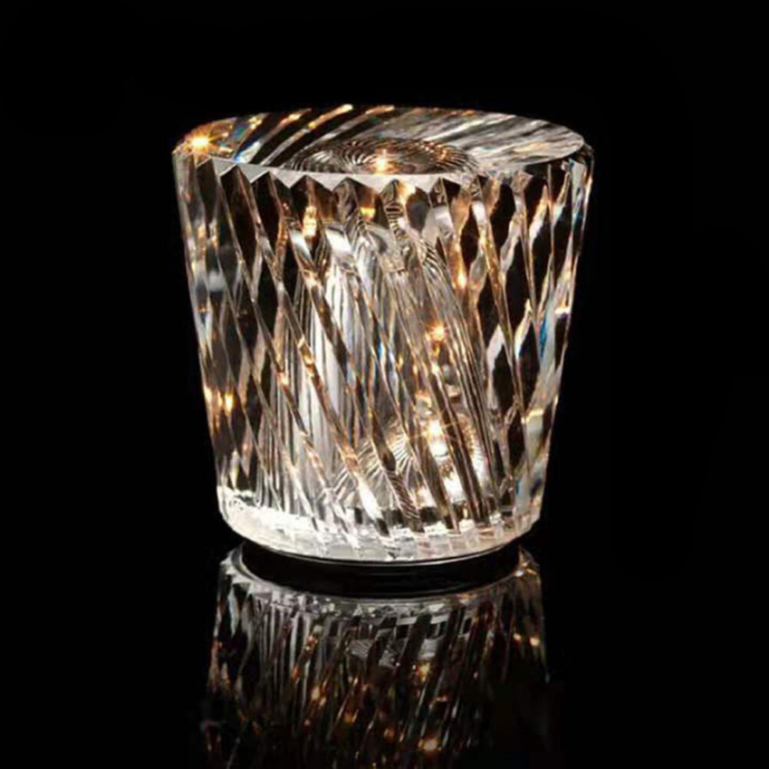 Lumex – Elegante kabellose Kristall-Tischlampe für eine beleuchtete Atmosphäre