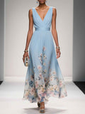 Elegantes hellblaues geblümtes Chiffon-Maxikleid mit V-Ausschnitt, ärmellos, A-Linie