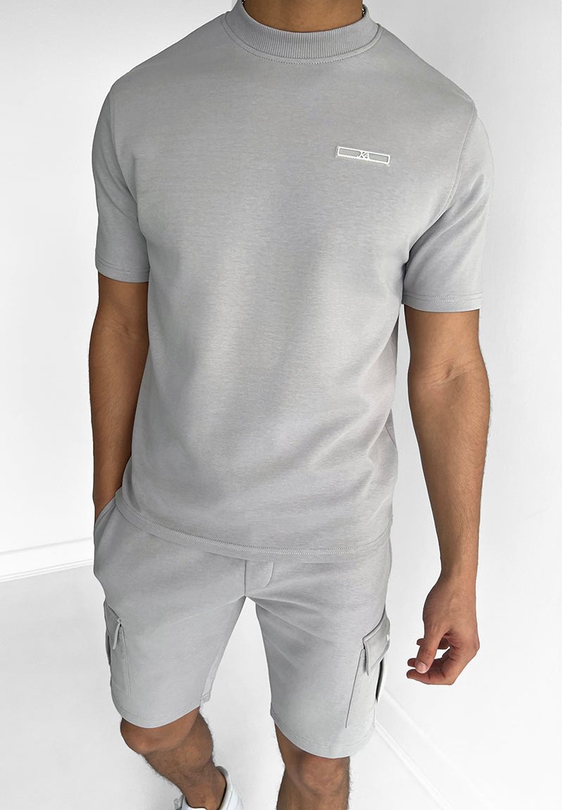 KAI – Lässiges Slim-Fit Ensemble für einen zeitgenössischen Stil
