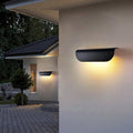 Innovativa lampada da parete esterna curva impermeabile per un'illuminazione semplice e funzionale