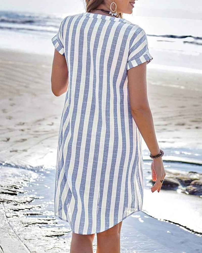 CATERINA | Gestreiftes Hemdblusenkleid mit schmeichelhaftem Schnitt und natürlichem Tagesstil