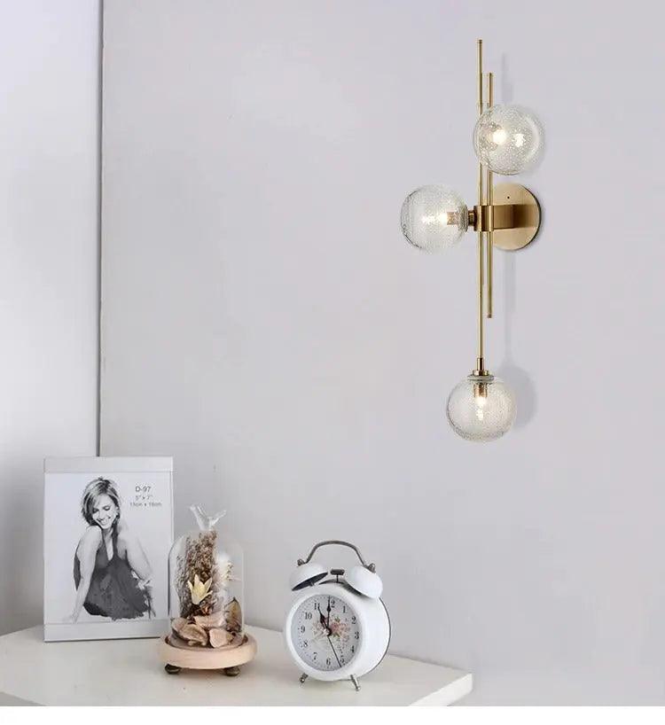 Nordiva - Elegante moderne Wandleuchte mit transparentem und grünem Glas-Schirm