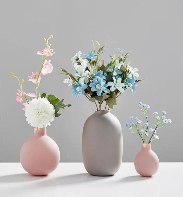 Moderne Keramikvasen für elegante und farbenfrohe Innendekoration