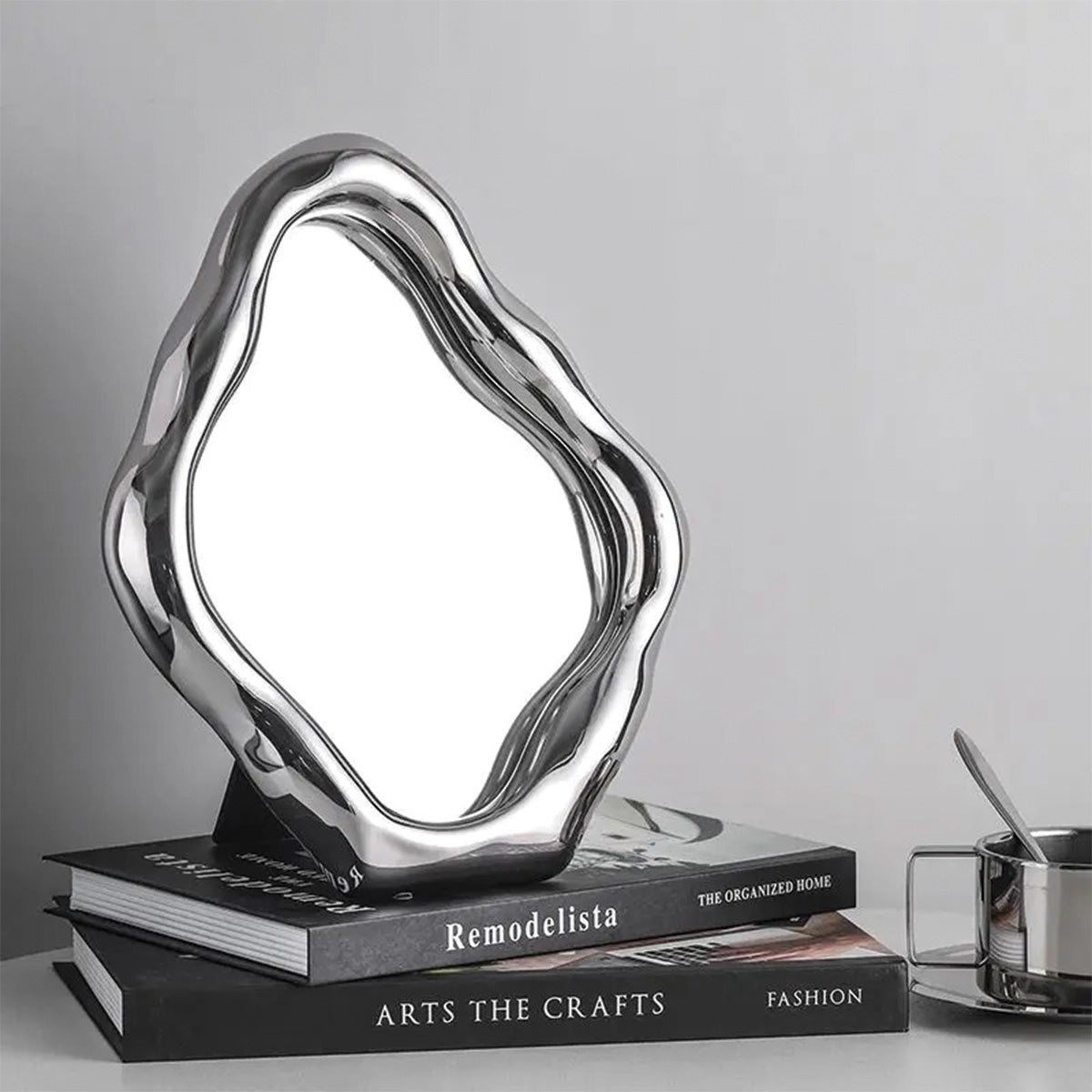 Aura-Tischspiegel – Eleganz und Praktikabilität für WC und Make-up