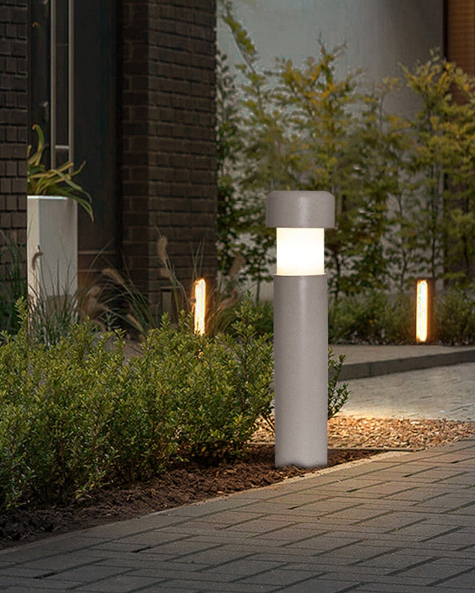 Außenlampe aus Metall mit warmem LED-Licht 1