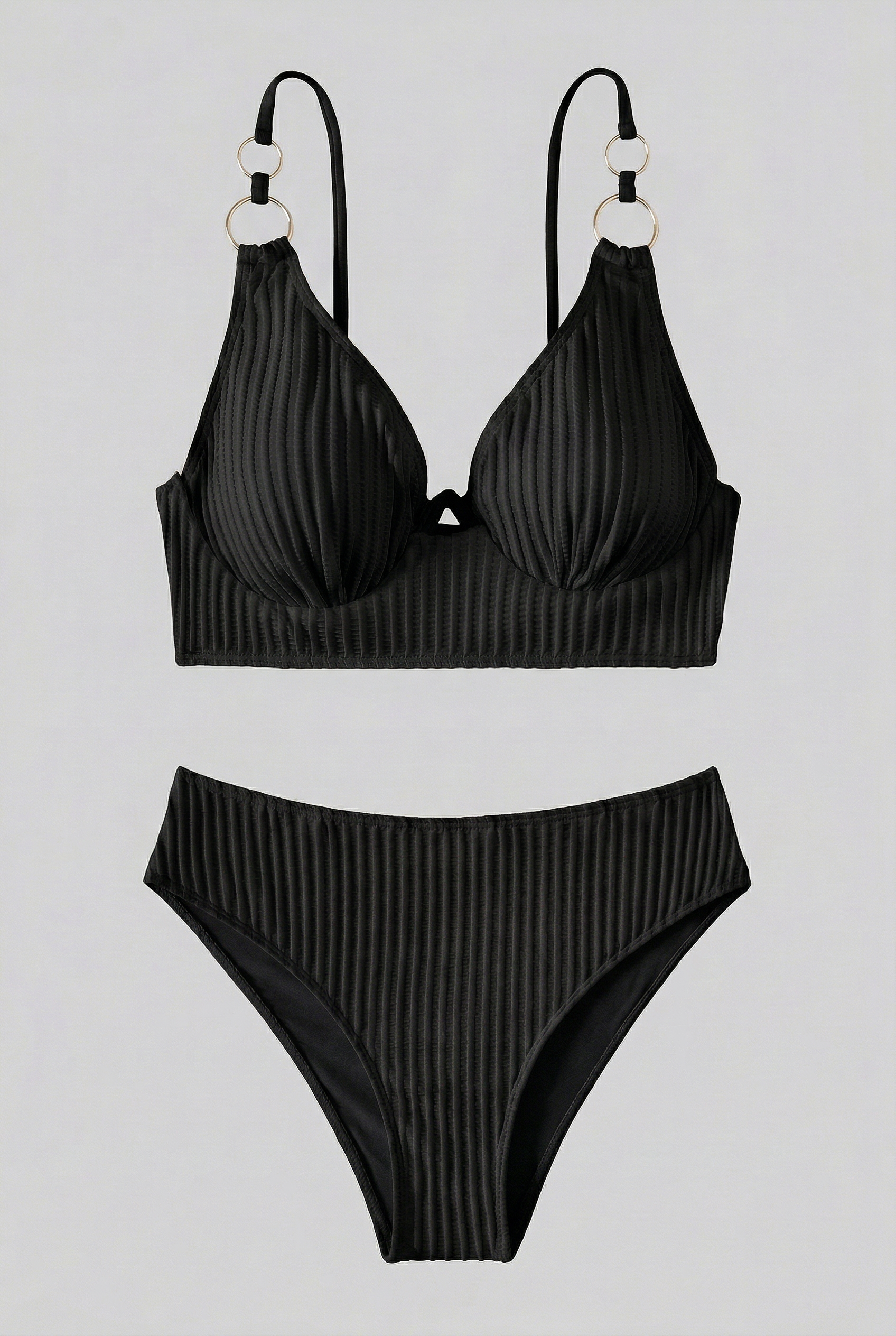 Schmeichelhaftes Bikini-Set mit hohem Bund