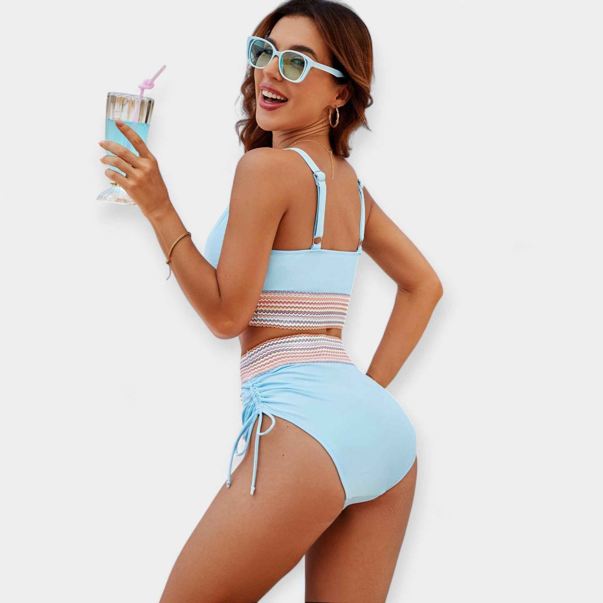 Hochtaillierter Bikini mit Polsterung