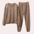 Bequemes und schickes 2-teiliges Damenoutfit für einen lässigen Stil