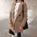 Elegante und zeitlose raffinierte Winterparka