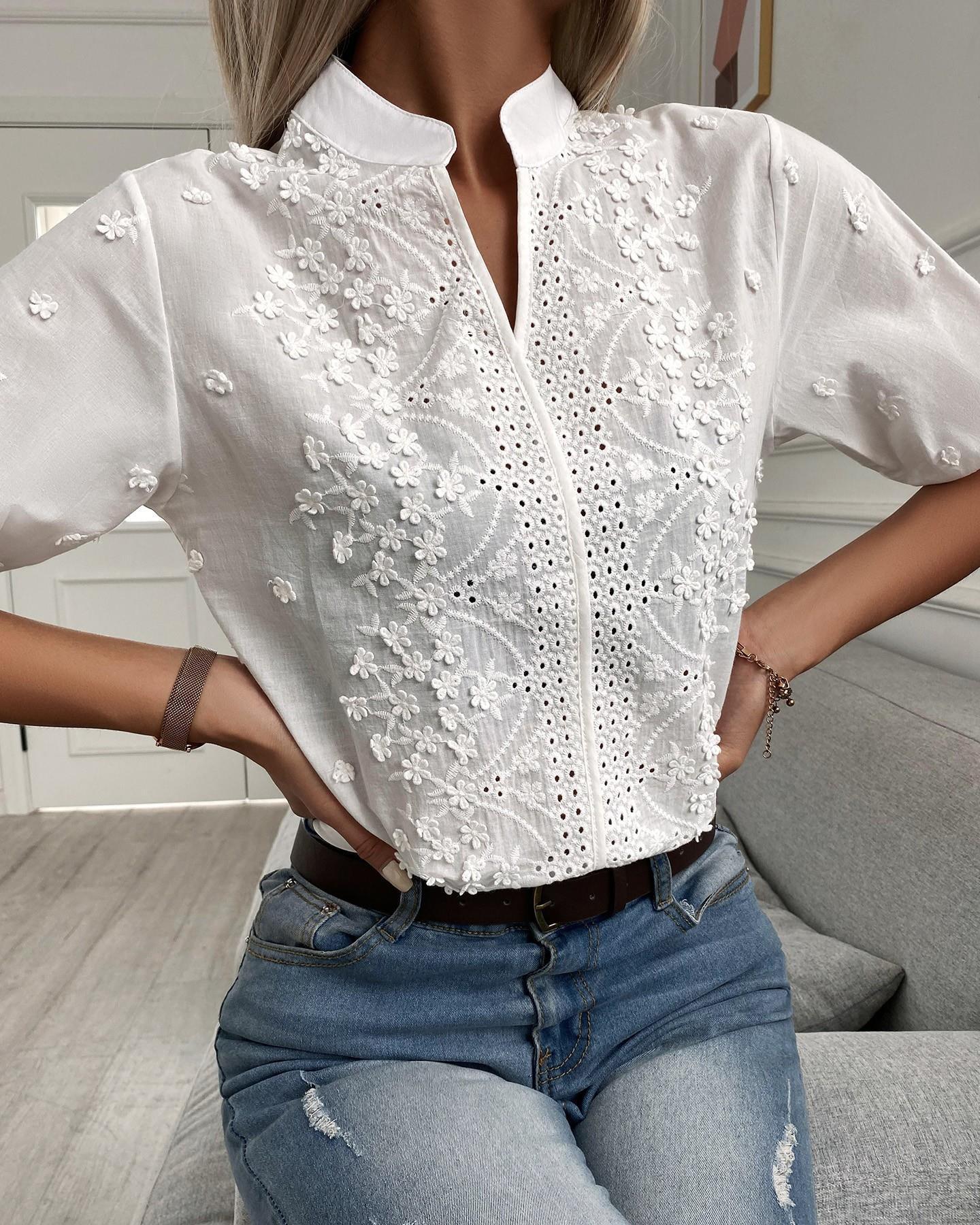 Cedelia – Bestickte Bluse mit Knopfleiste 0