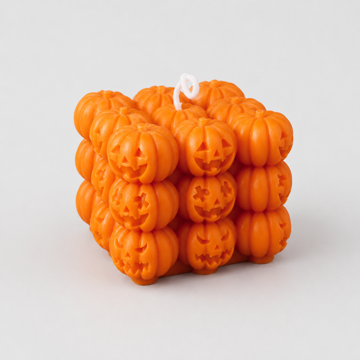 Halloween Kürbis Würfelkerze aus Sojawachs - 6,5 cm