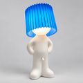 Tischlampe Figur - Dekoratives Design mit Plisseeschirm und LED