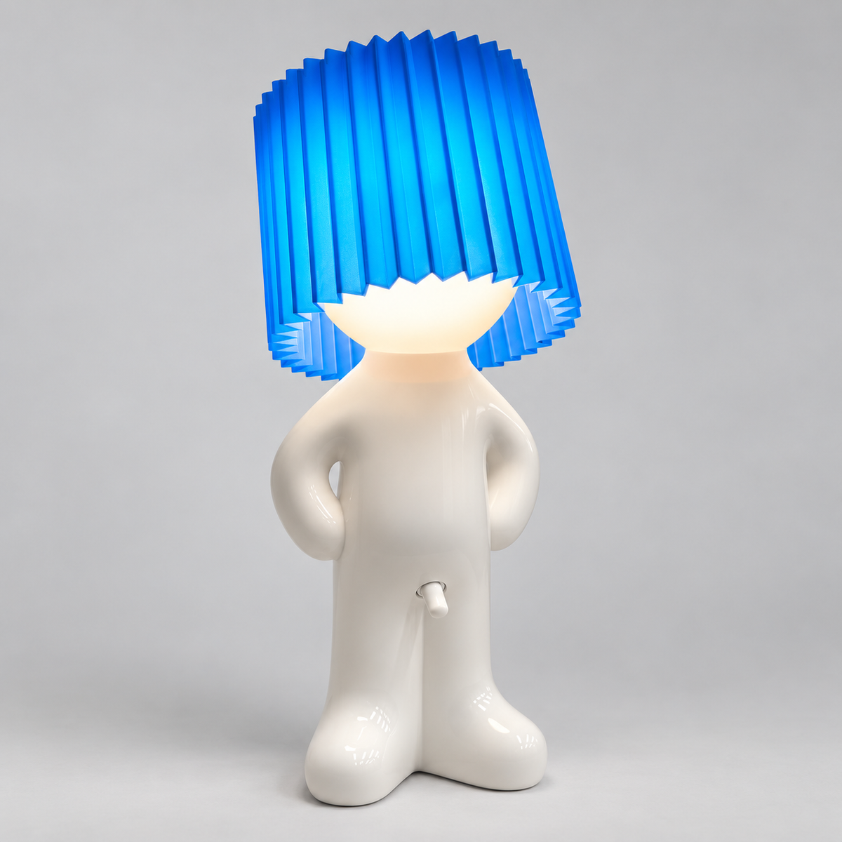 Tischlampe Figur - Dekoratives Design mit Plisseeschirm und LED