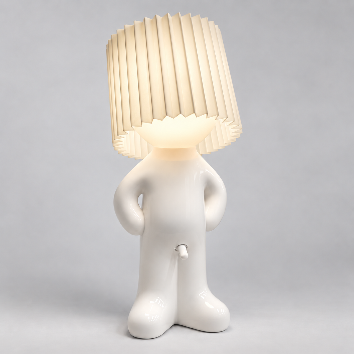 Tischlampe Figur - Dekoratives Design mit Plisseeschirm und LED