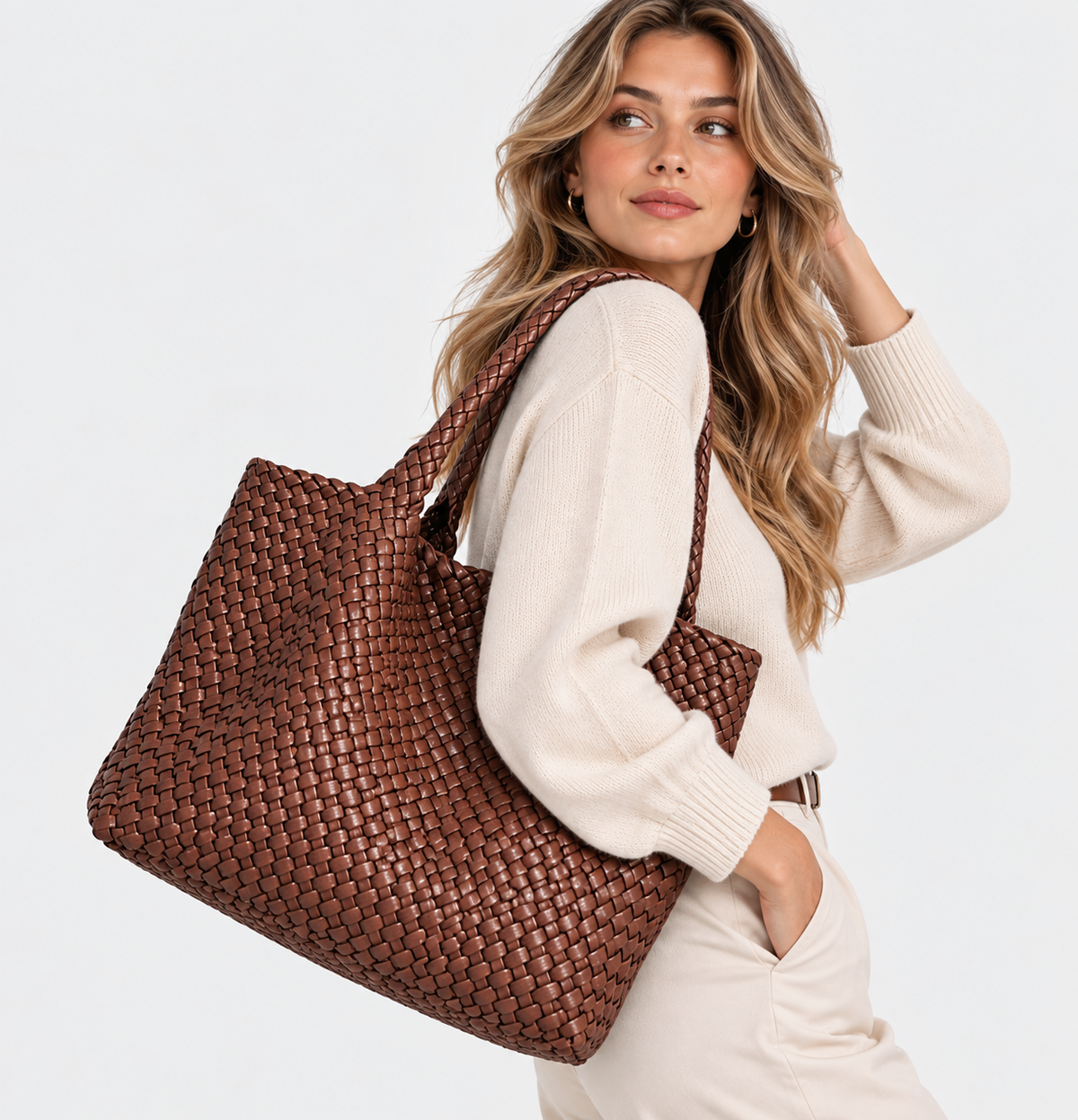 Geflochtene Tote Bag – Luxus-Handtasche mit geräumigem Design