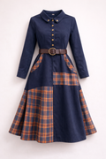 Vintage-Navy-Samt-Maxirobe mit Karo-Muster und Gürtel für einen eleganten und retro Stil