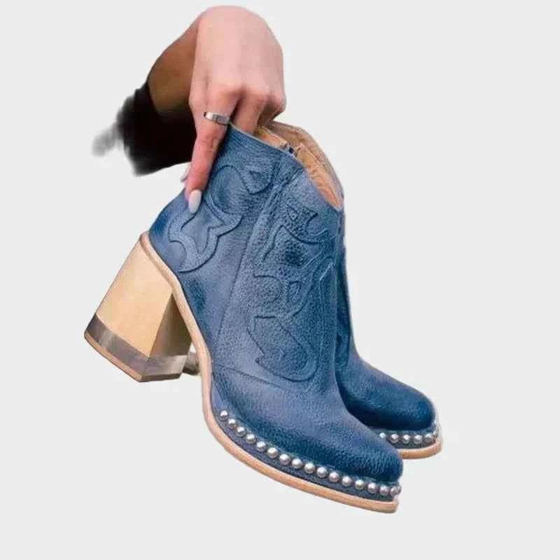Stilvolle Lederstiefel mit eleganter Stickerei