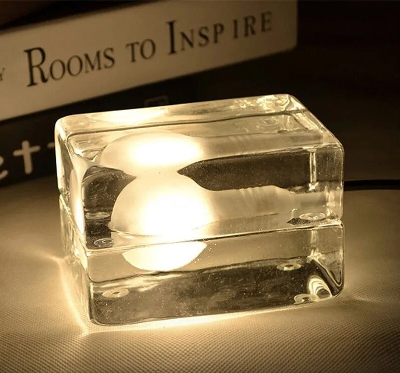 Elegante Tischlampe aus transparentem Kristall – garantiert Glanz und Raffinesse