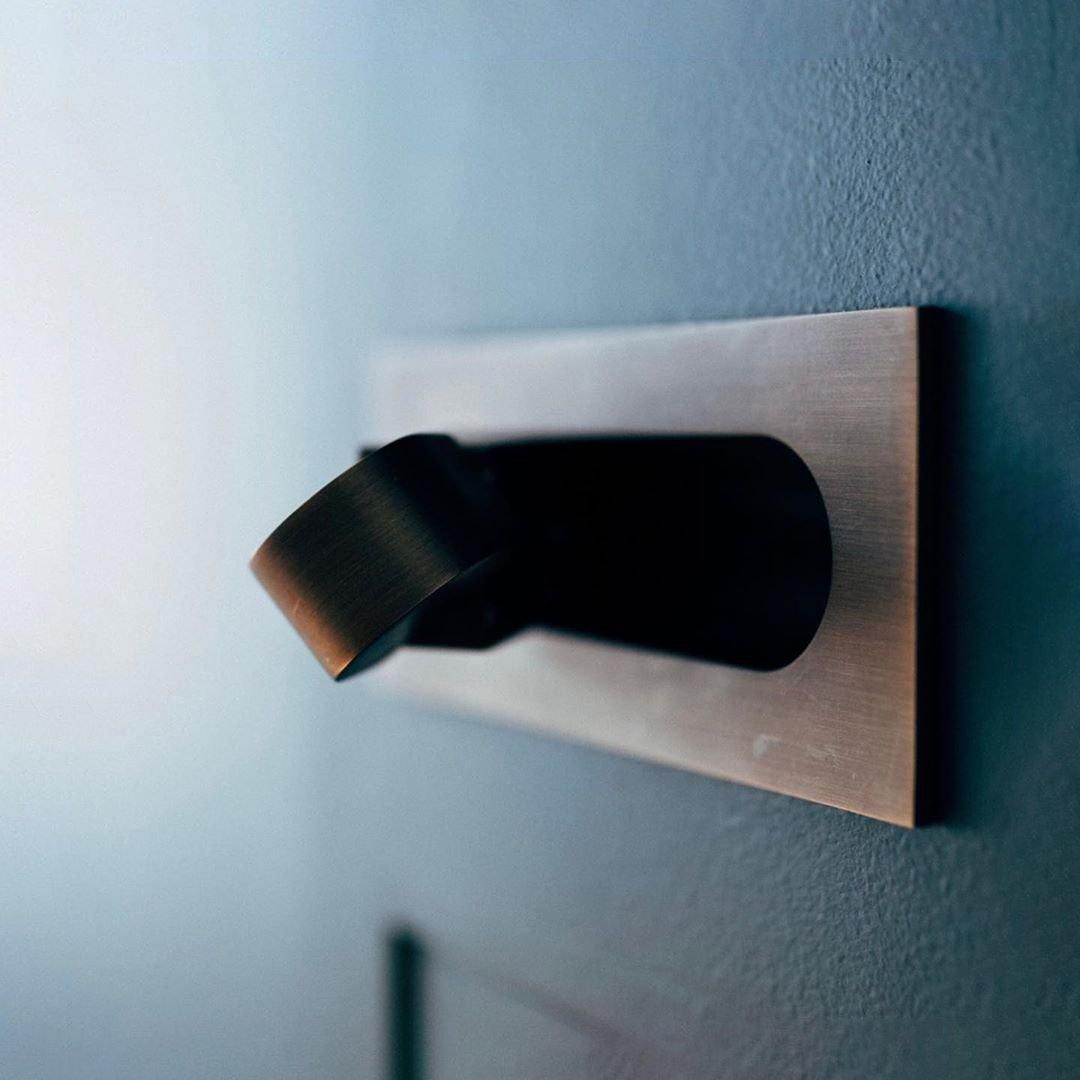 LumiNook - Moderne LED-Lampe für eine warme Stimmung auf Ihrem Nachttisch