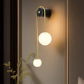 Elegante lampada da parete con design curvo per un'atmosfera moderna