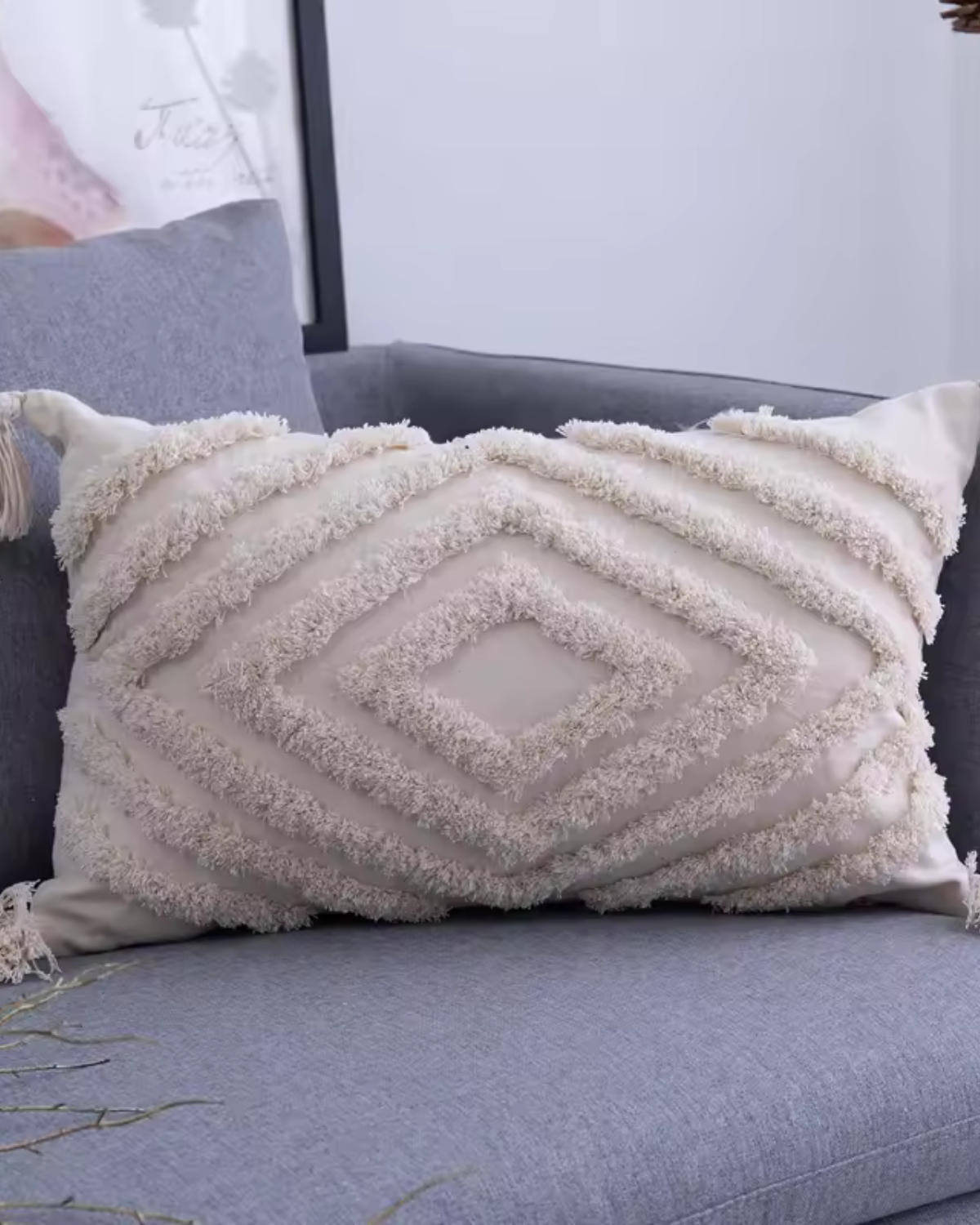 Elegante Kissenhülle in Écru mit Quasten