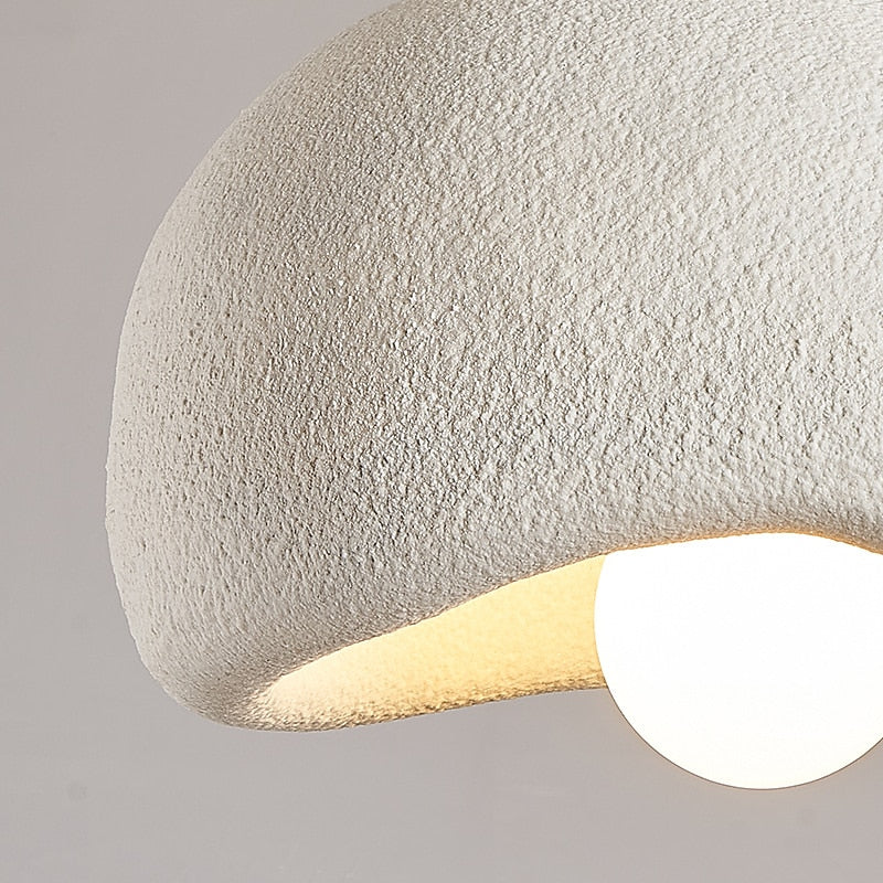 Elegante Pendellampe aus Resin und Metall 7