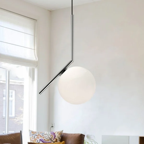 Elegante Pendelleuchte mit Opalglas 5
