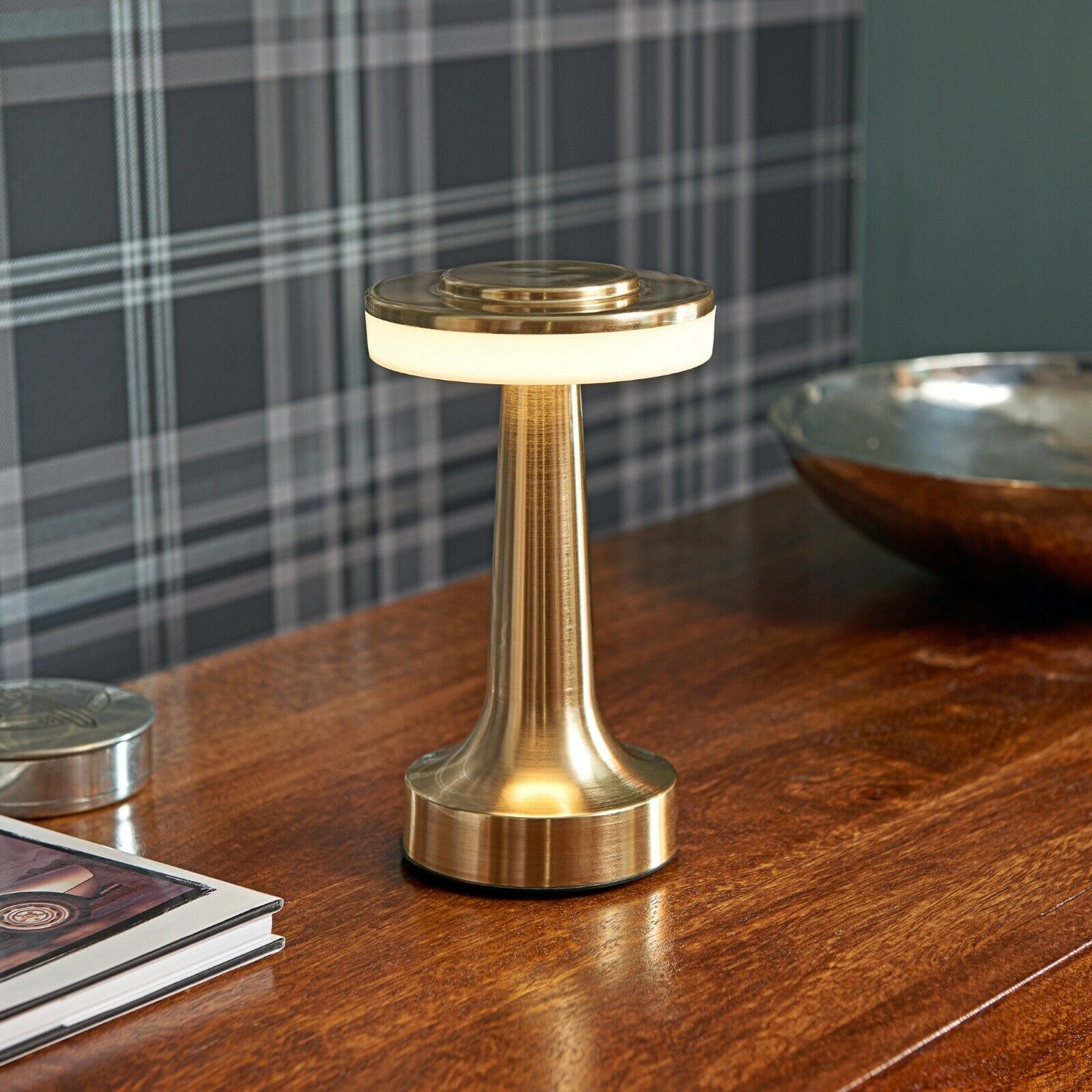 Elegante Tischlampe für modernes Ambiente 8
