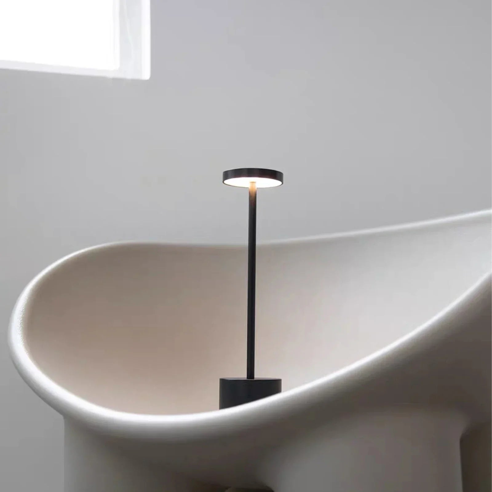 Elegante Wiederaufladbare Lampe für Zuhause 2