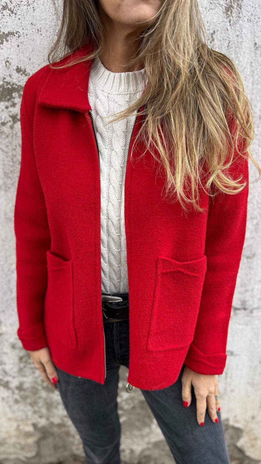 Elegante Wollstrickjacke für Frauen 0