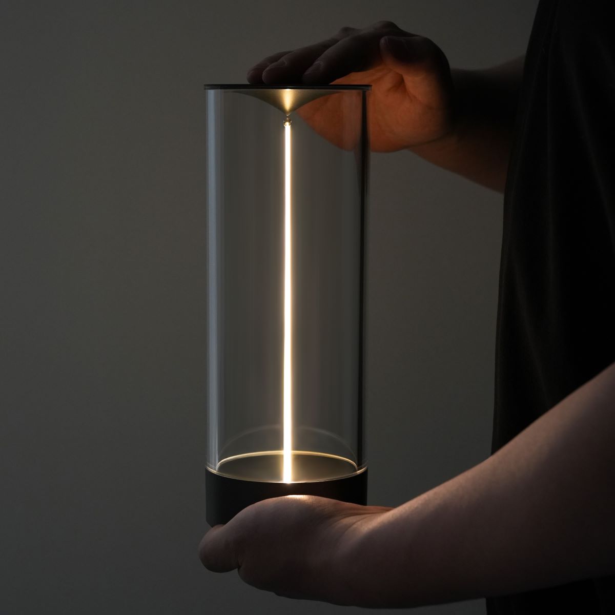 Elegante Zylindrische Lampe mit Magnetlicht 7