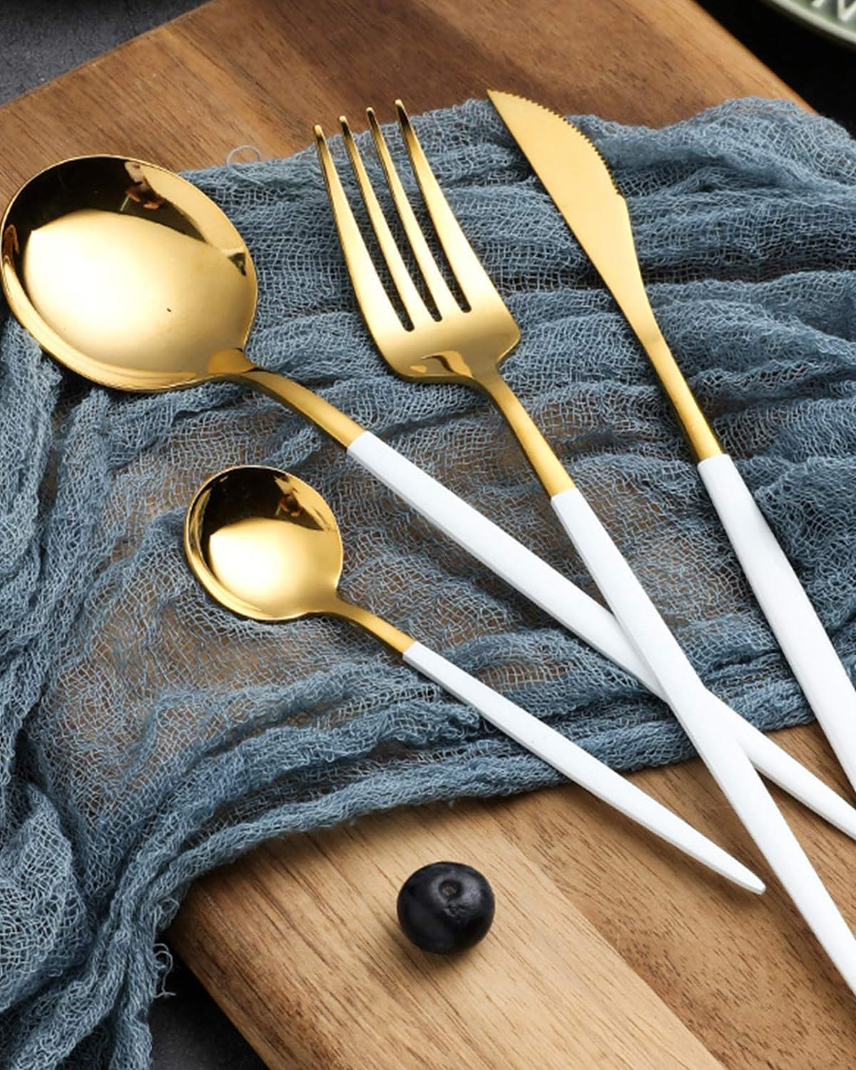 Elegantes Besteckset Schwarz Gold für Festlichkeiten