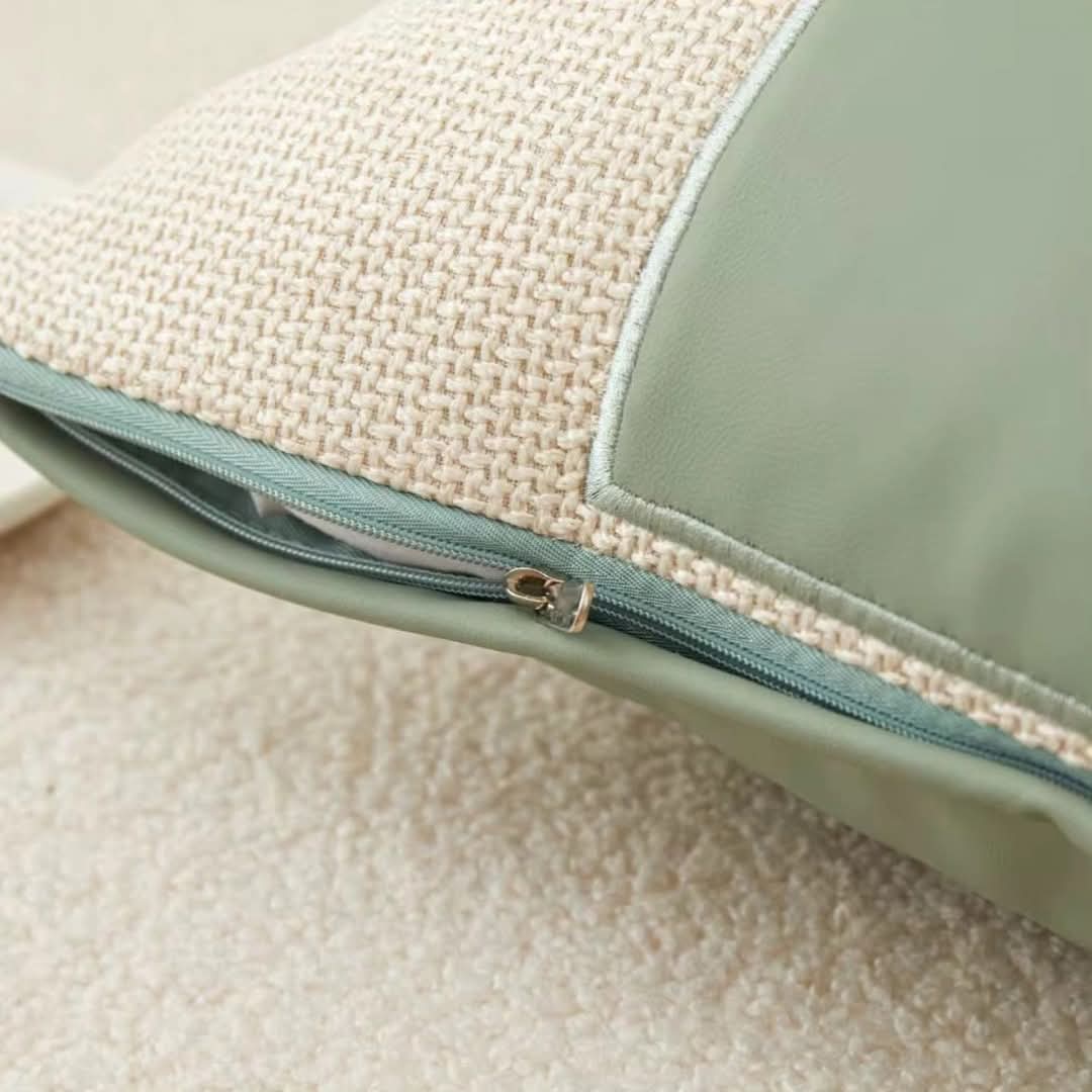 Selenara - Eleganz und Komfort mit geometrisch besticktem Zierkissen