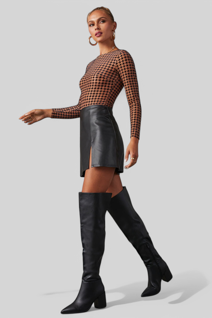 Schwarze elegante kniehohe Stiefeletten mit breitem Absatz