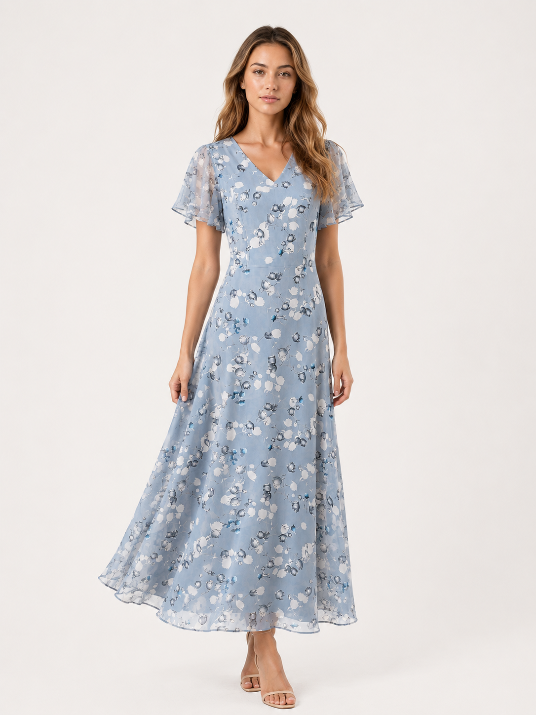 Plazdanti moteriška maxi suknelė - gėlėta ir žavingai elegantiška  