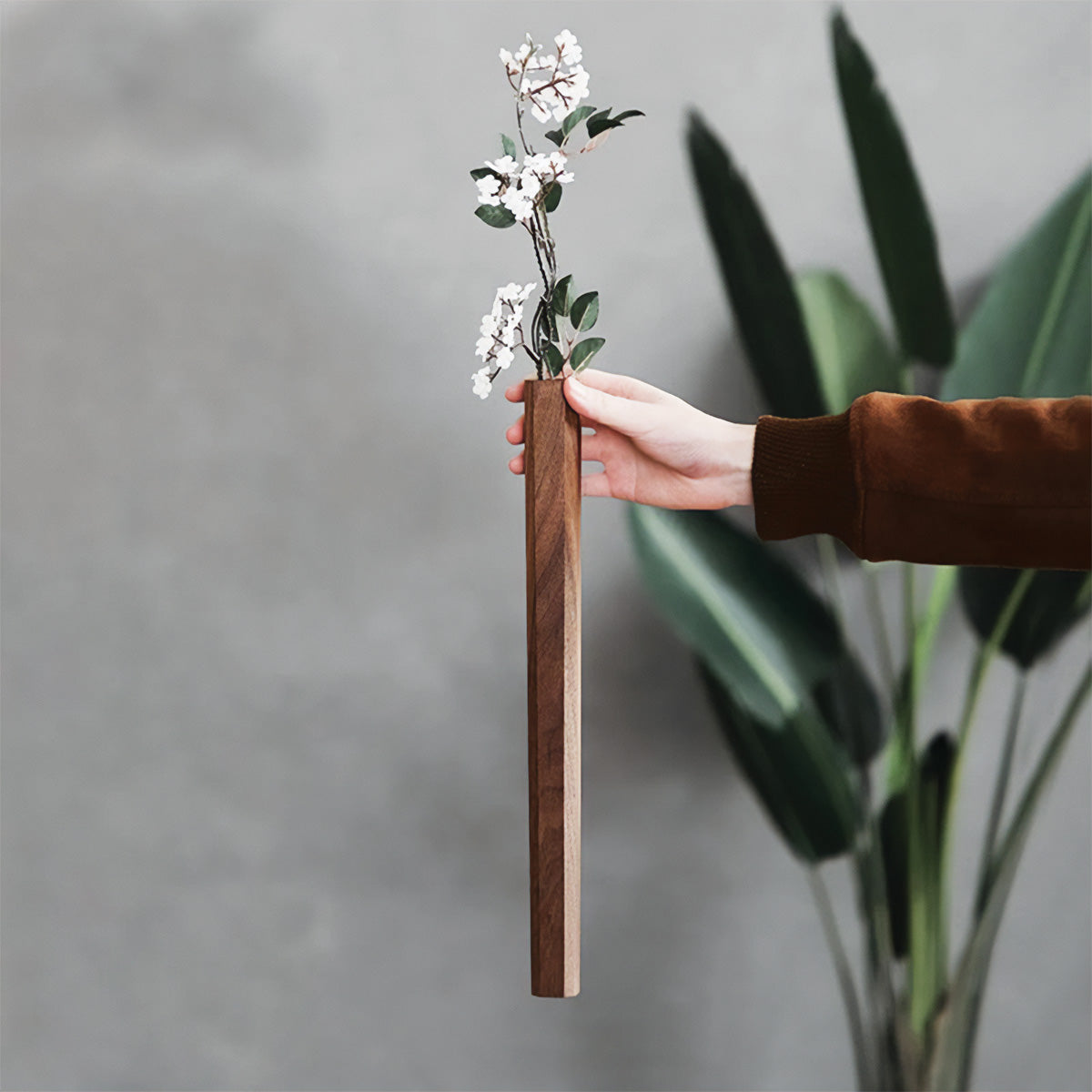 Wandvasen in Blumenflötenform für elegante und anspruchsvolle Blumendekoration