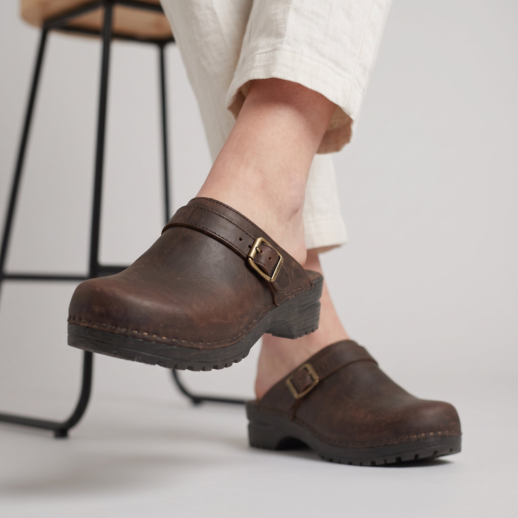 Herren Clogs Orthopädisch - Bequemer Slipper mit Fußstütze