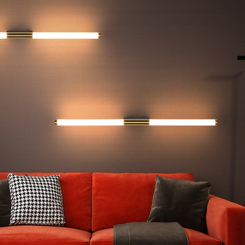 Veralyn - Elegante goldfarbene LED-Wandlampe in Stabform für das Schlafzimmer