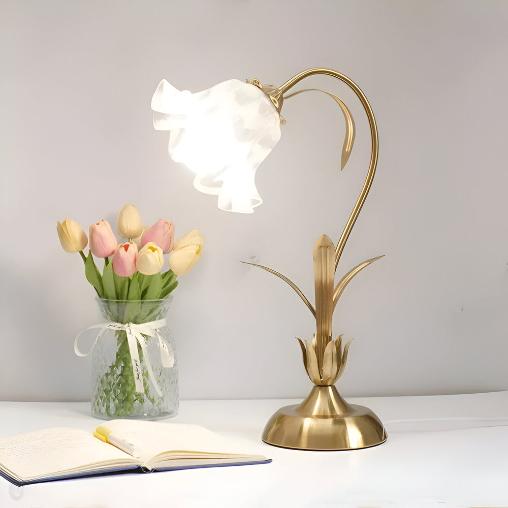 Talia - Elegante Antike Tischlampe mit Fransen Design und Charmvollem Blumenmuster