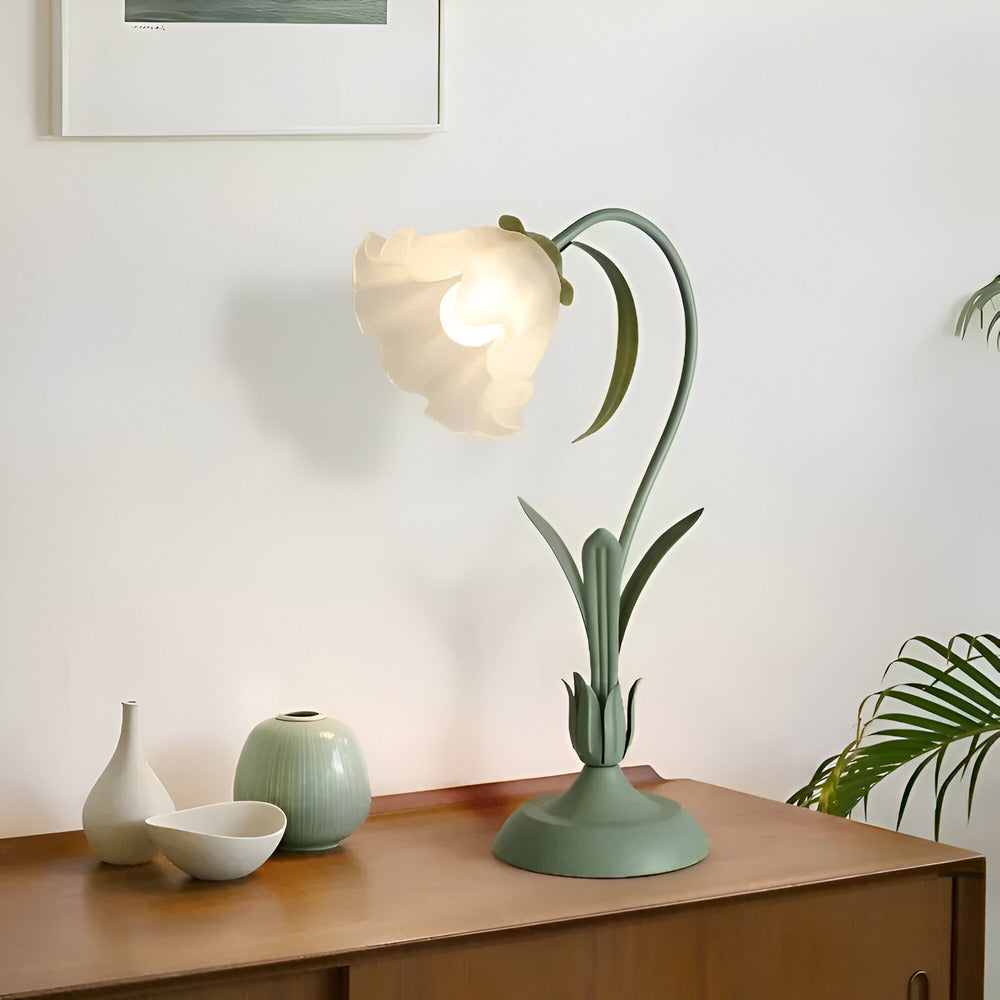 Talia - Elegante Antike Tischlampe mit Fransen Design und Charmvollem Blumenmuster
